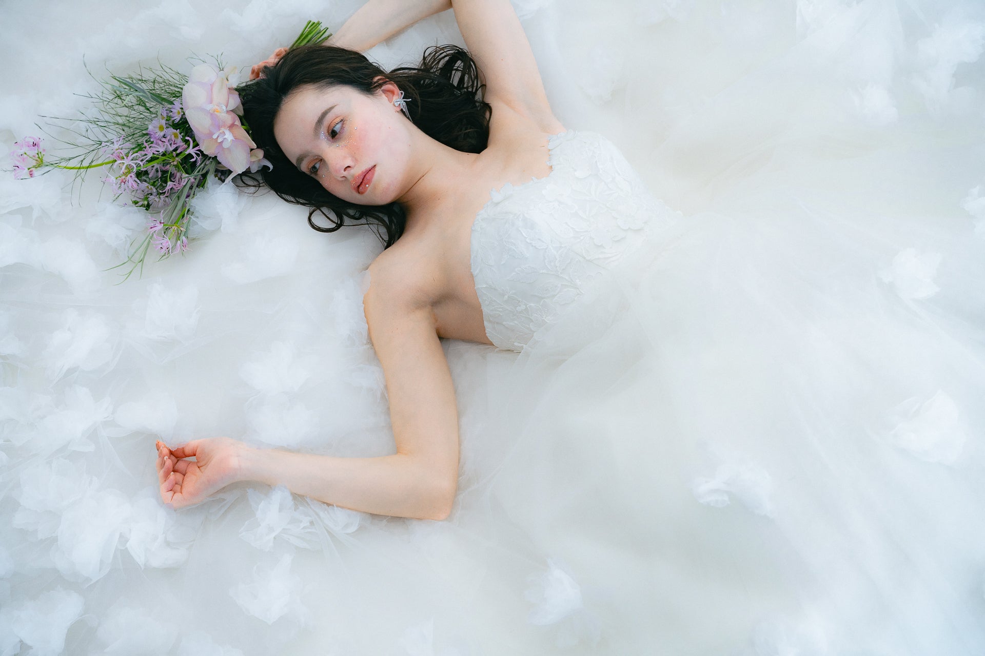 ワタベウェディングの衣裳 – EASY by WATABE WEDDING